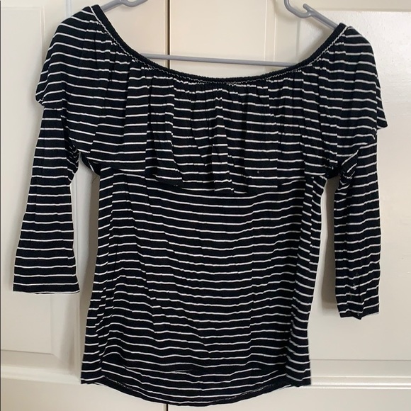 Black & White Off the Shoulder Top! - Picture 2 of 2